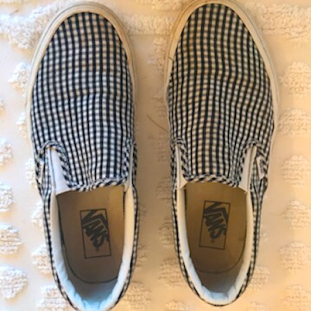 ⭐️LIMITED EDITION BLACK AND WHITE VANS⭐️